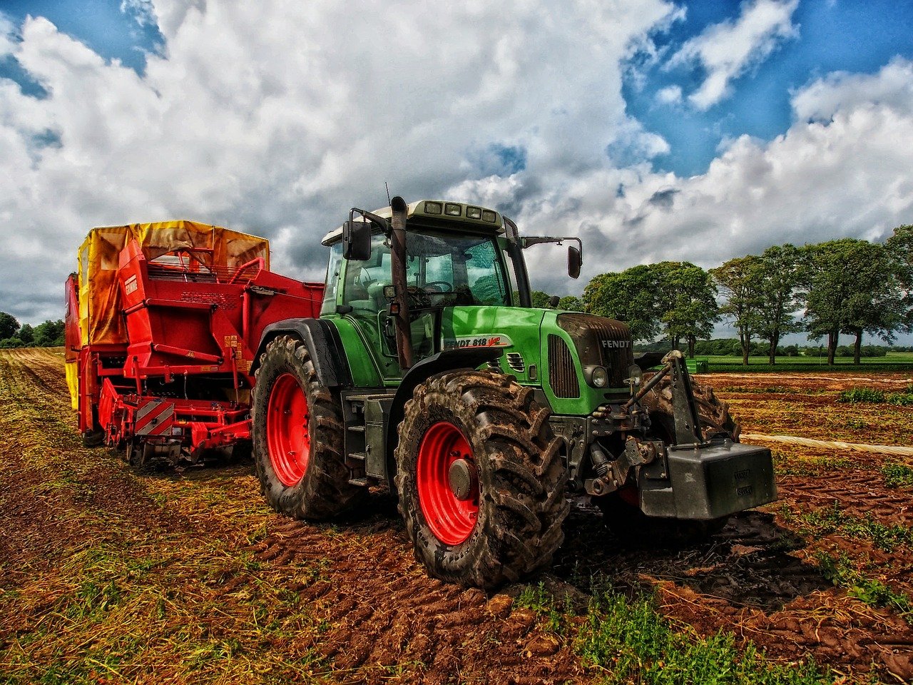 tractor, rural, farm-385681.jpg